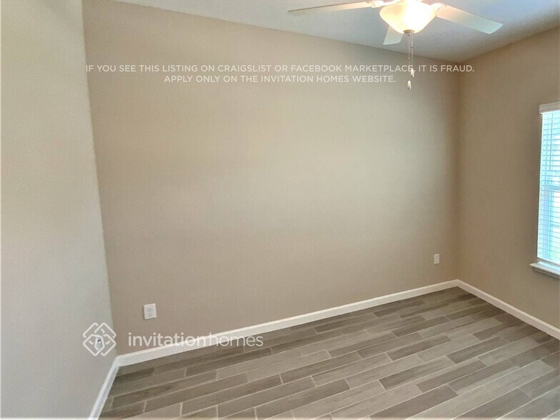 Building Photo - 11255 Oyster Creek Rd