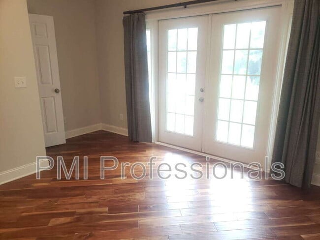 Building Photo - 1205 Cascade Falls Dr