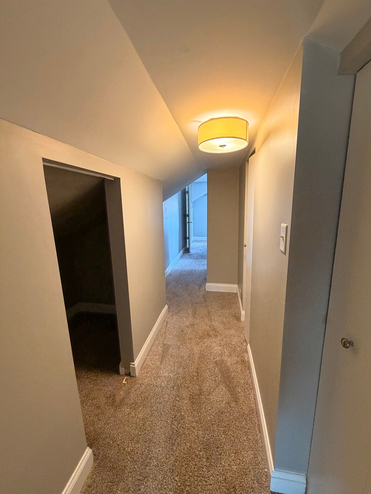 Building Photo - 856 Woodlawn Ave