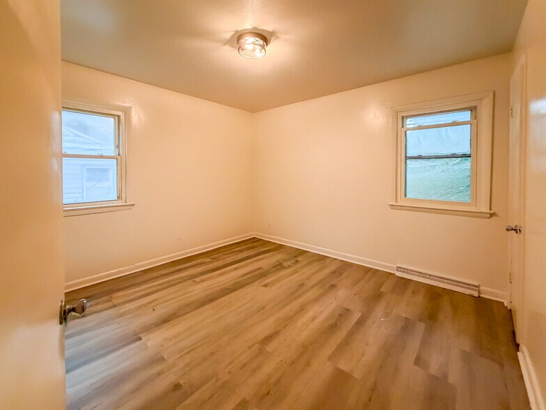 Building Photo - 2235 N Whitehill Dr