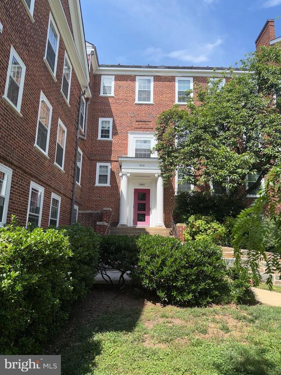 Building Photo - 3881 Porter St NW