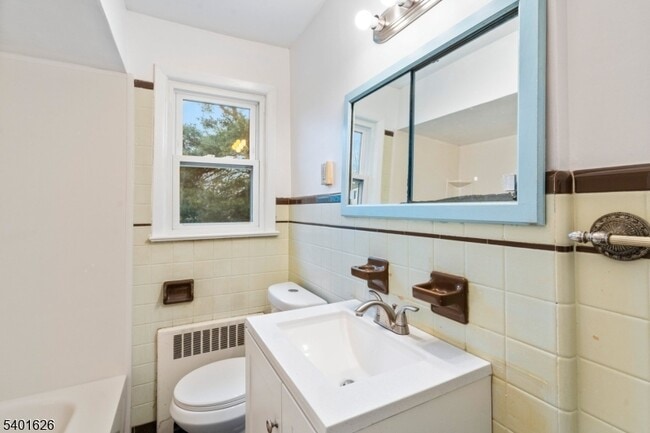 Building Photo - 929 Heaton Pl