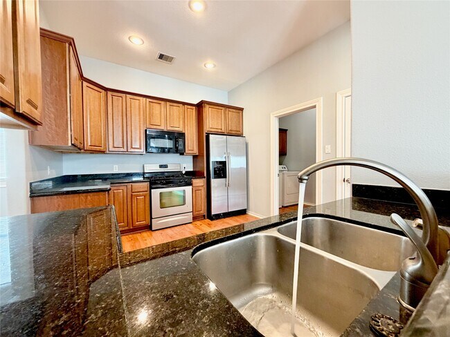 Building Photo - 1608 Holman St