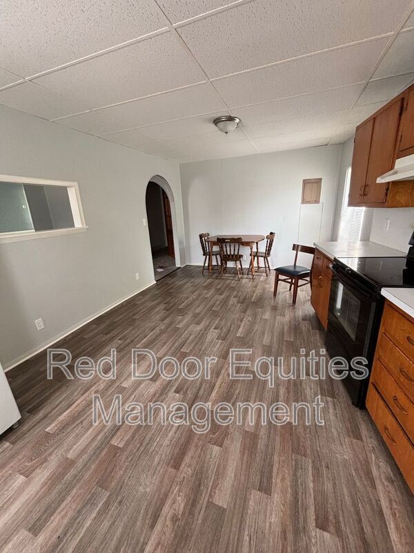 Building Photo - 403 W Wheeling St