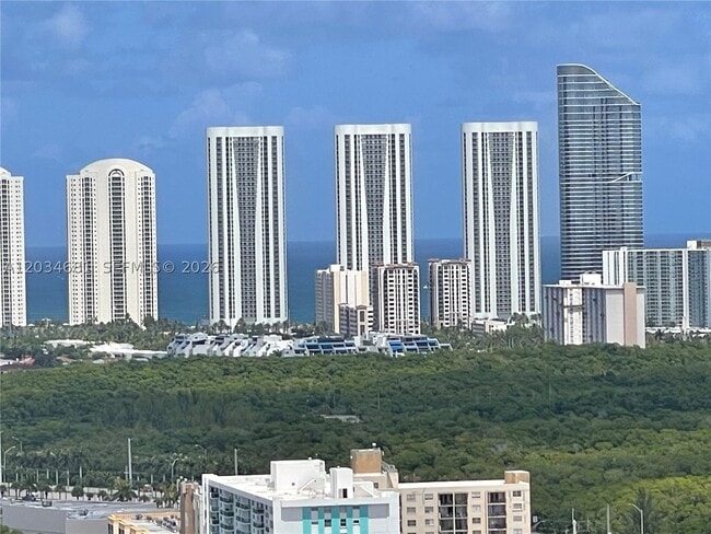 Building Photo - 16001 Collins Ave