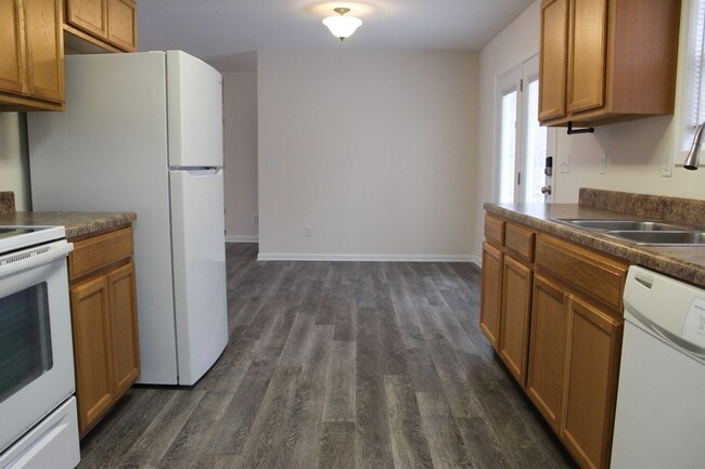 Building Photo - 3 Bedroom | 2 Bathroom Home Near TTU