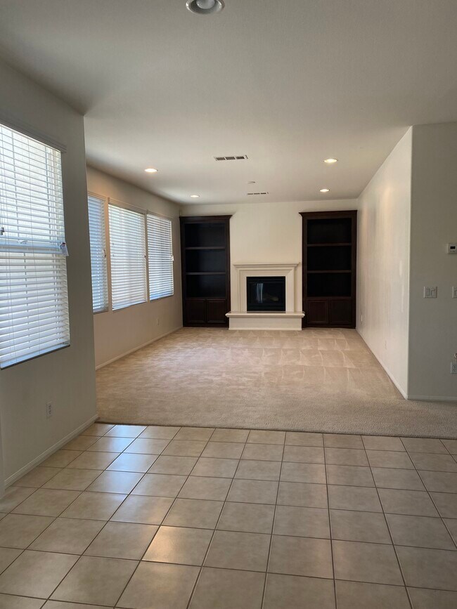 Building Photo - 14585 Westfield Ave