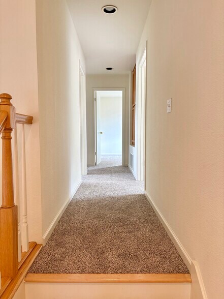 Building Photo - 1363 Egret Dr