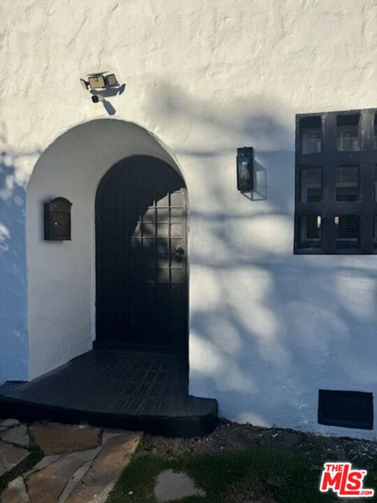 Primary Photo - 2715 W 43rd St