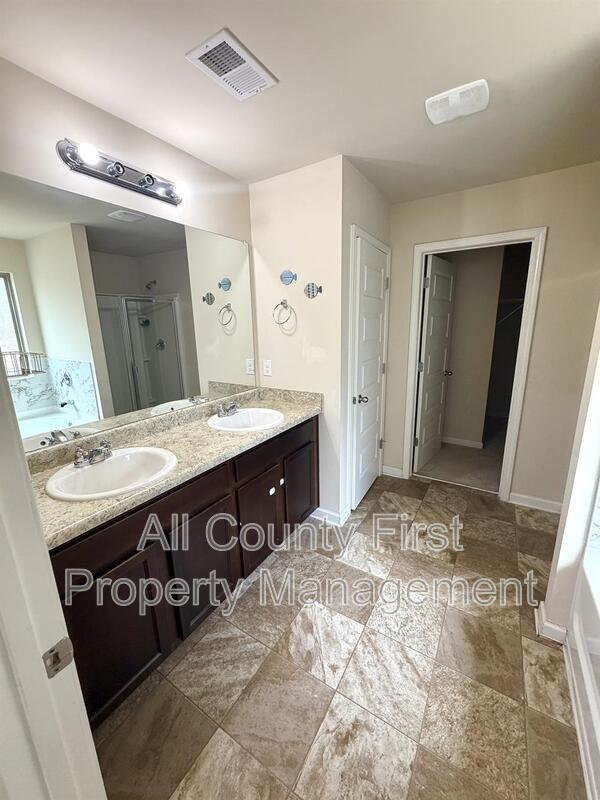 Building Photo - 3263 Highgrove Ln