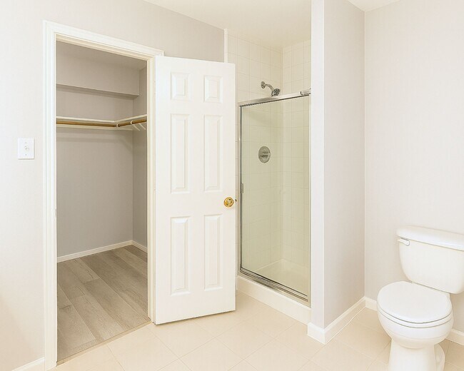 Building Photo - 29322 Fox River Dr