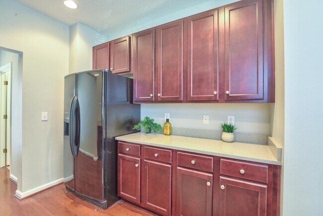 Building Photo - 4150 Four Oaks Blvd