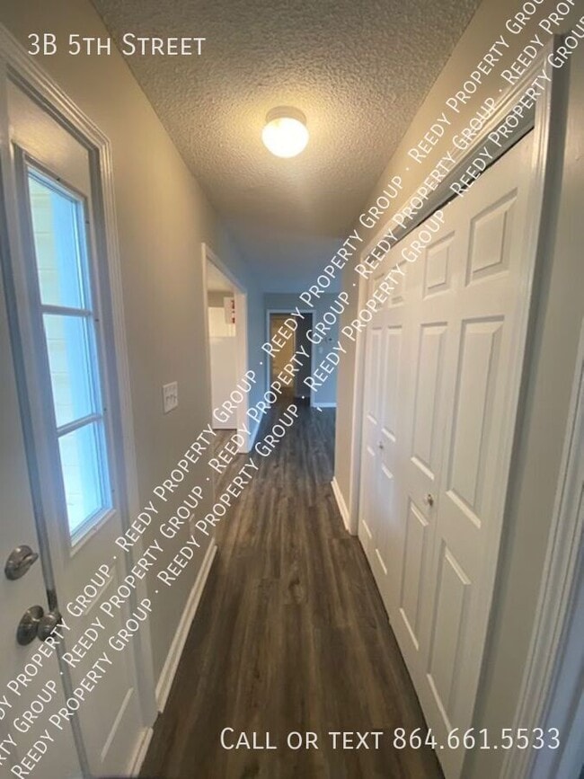 Building Photo - 3 5th St