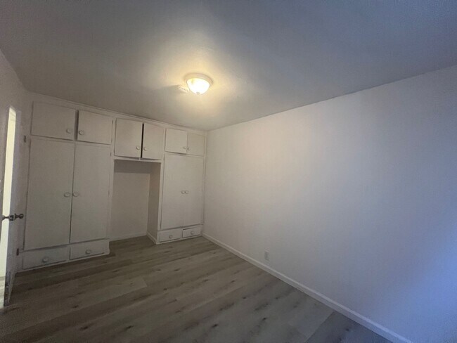 Building Photo - 249 W 65th St