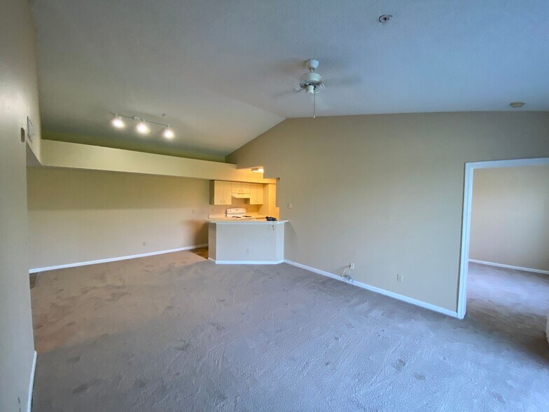 Building Photo - 13525 Eagle Ridge Dr