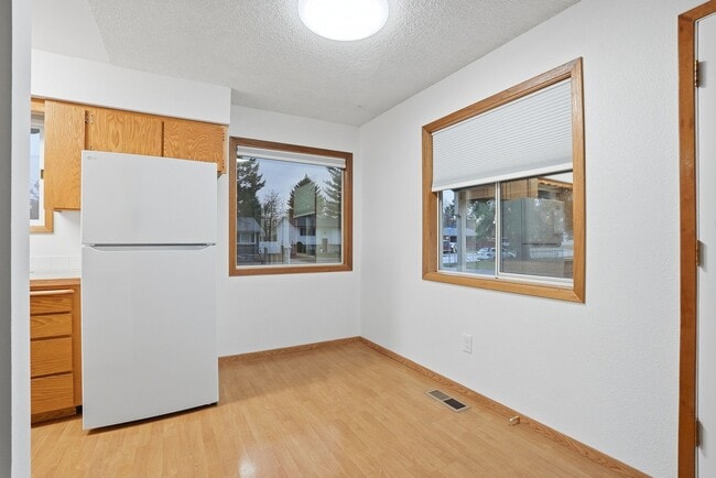 Building Photo - 688 W Kolby Ct