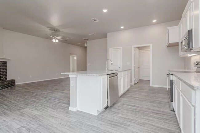 Building Photo - NOW PRE LEASING WITH SUMMER MOVE IN SPECIAL!
