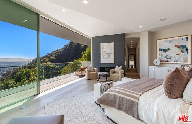 Building Photo - 1895 Rising Glen Rd