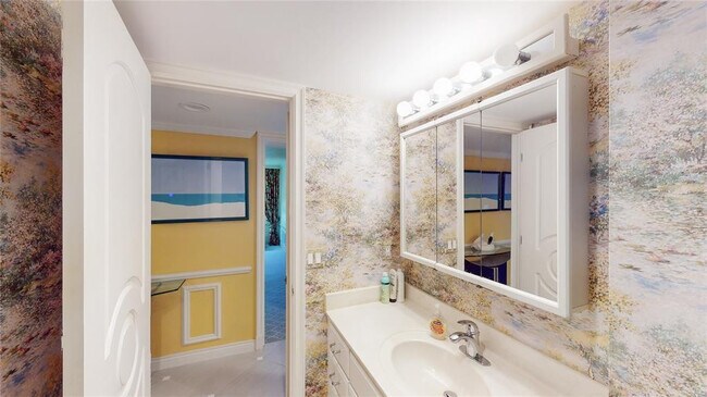 Building Photo - 1149 Hillsboro Mile