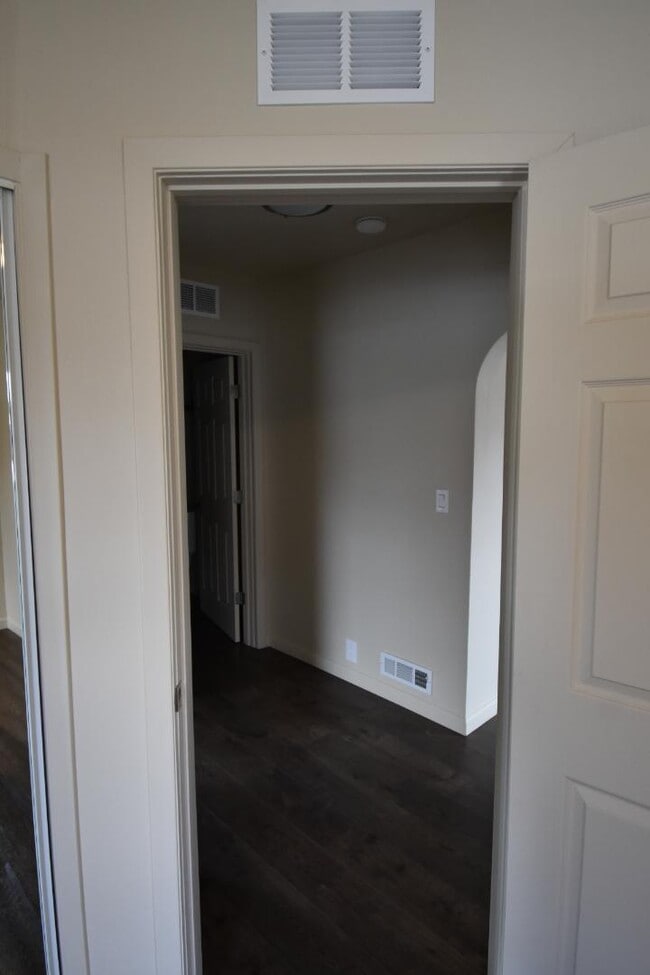 Building Photo - 2515 Wiard St