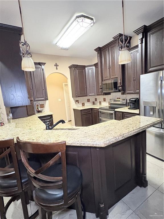 Building Photo - 20 River Crest St