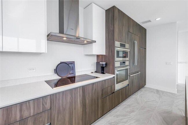 Building Photo - 777 3rd Ave N