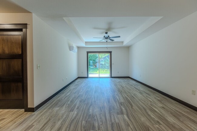 Building Photo - 1137 St Andrews Dr