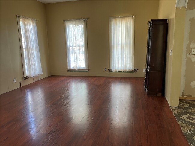 Building Photo - 312 S Mechanic St