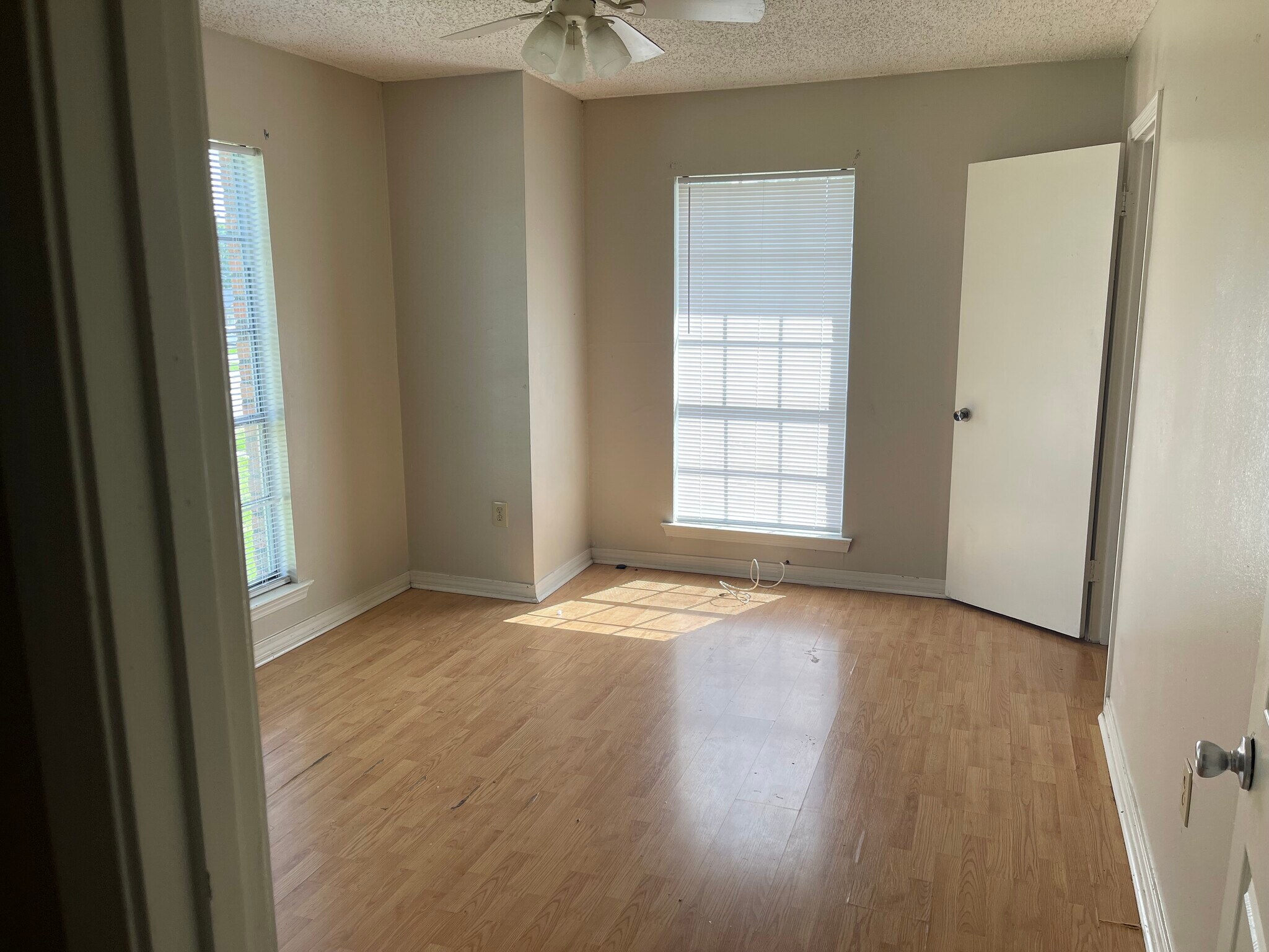Building Photo - 3332 Oneal Ln
