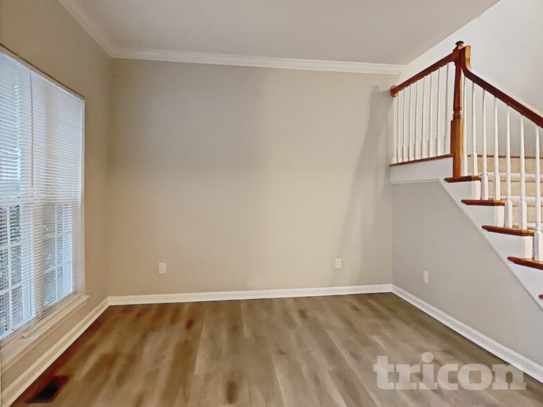 Building Photo - 6902 Fenwick Dr