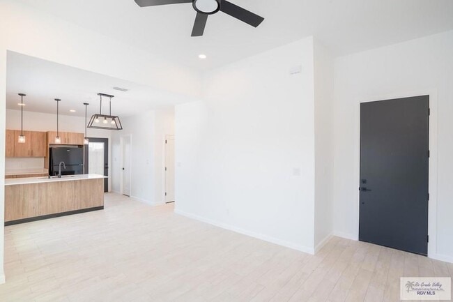 Building Photo - 3604 Hidalgo Cir