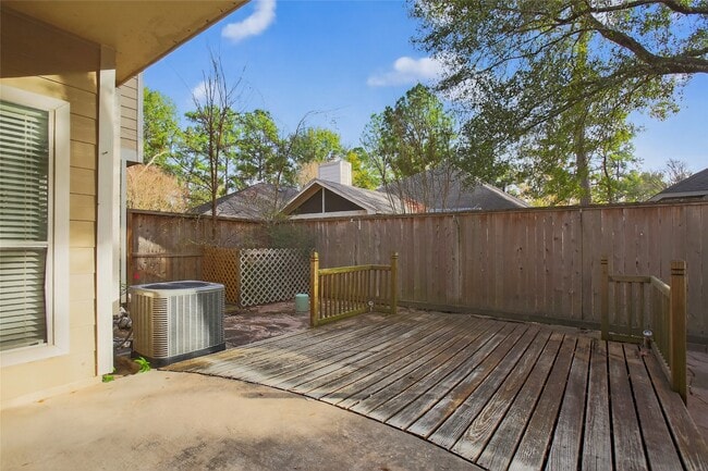 Building Photo - 15 S Avonlea Cir