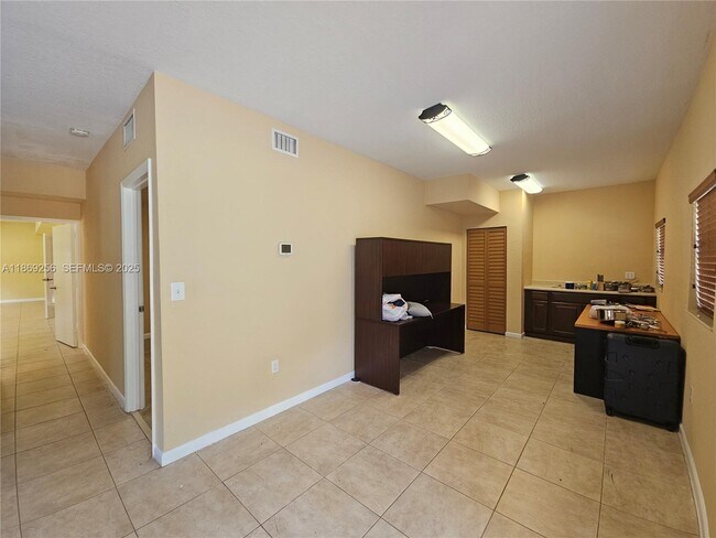 Building Photo - 15101 SW 27th St