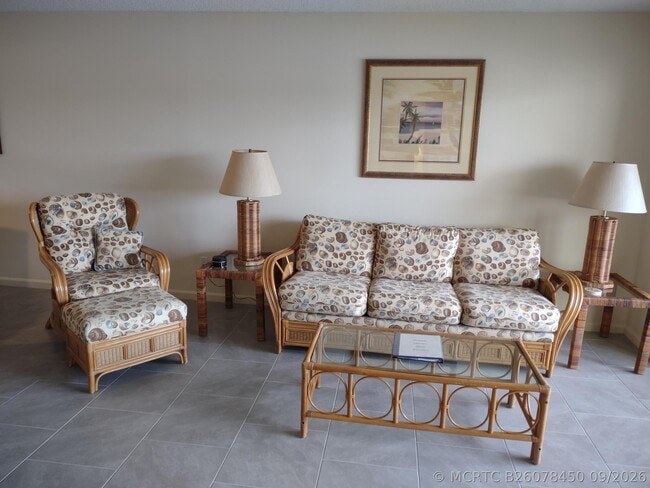 Building Photo - 5527 NE Gulfstream Way