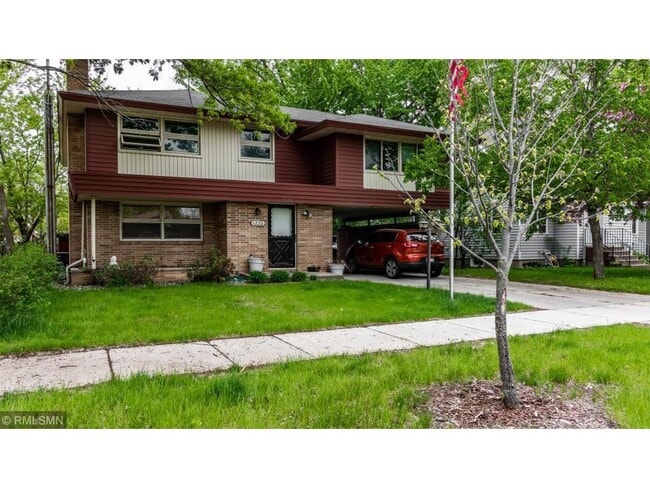 Building Photo - 1220 10th Ave N