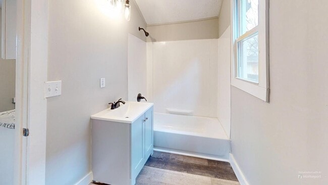 Building Photo - Stockyards Area - 2 Bedrooms - Single Fami...