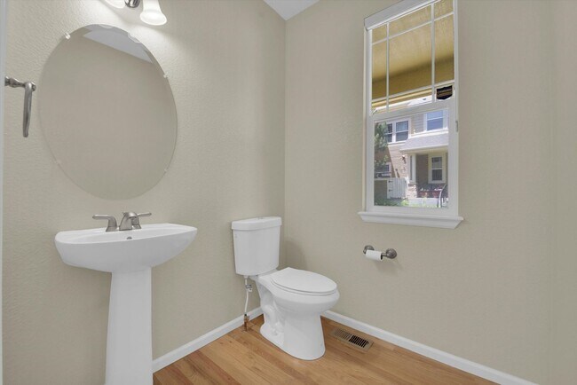 Building Photo - Modern 2-Bed, 3-Bath Home in The Village at Five Parks – Ralston Valley - AVAILABLE SEPTEMBER 1ST!!