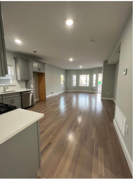 Living Room - 562 Madison Ave