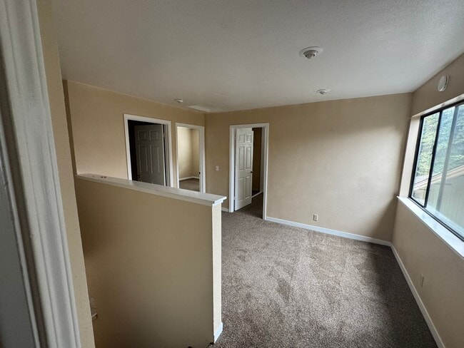 Building Photo - Welcome to your newly remodeled townhome!