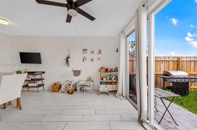 Building Photo - 1158 SE 23rd Ave