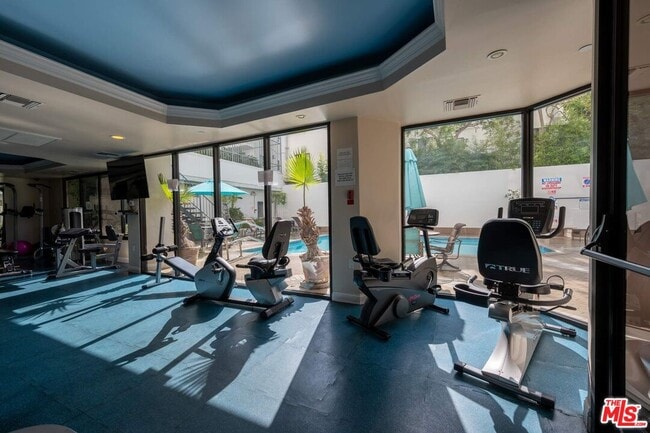 Building Photo - 10660 Wilshire Blvd