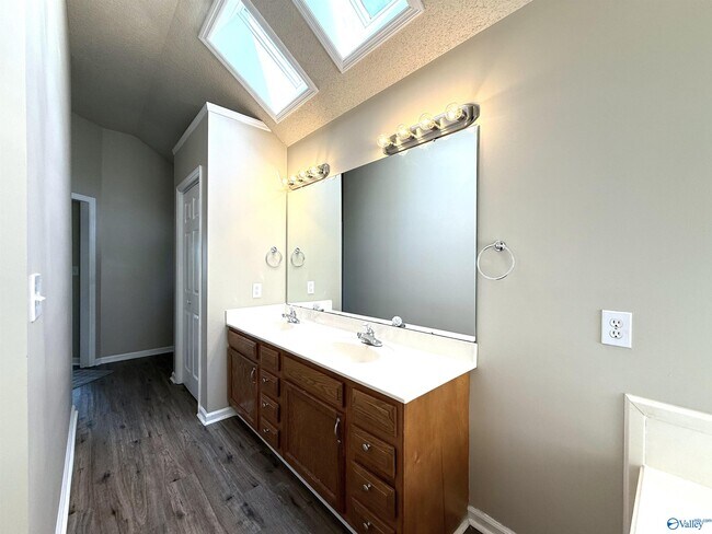 Building Photo - 110 Sunset Ridge