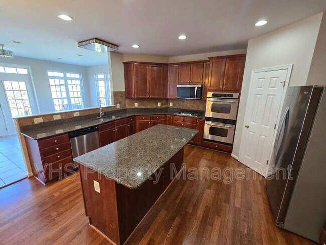 Building Photo - 2520 Post Oak Dr