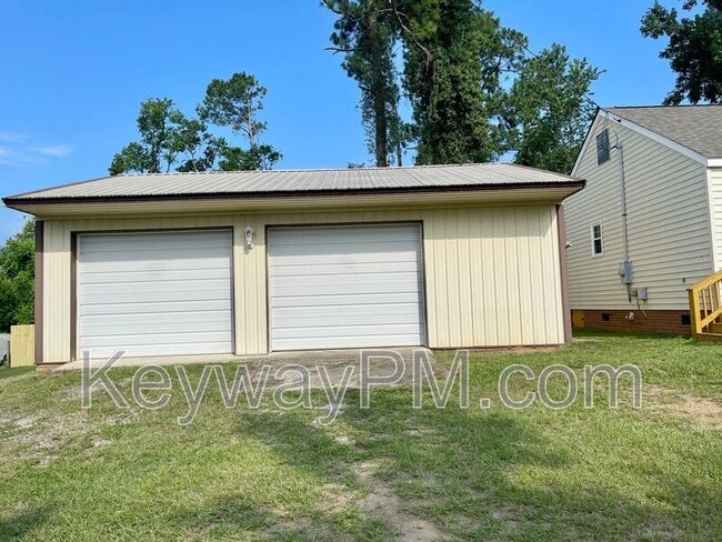 Building Photo - 302 Bluff Ave