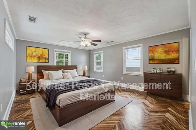 Building Photo - 2274 Edgemore Dr SE