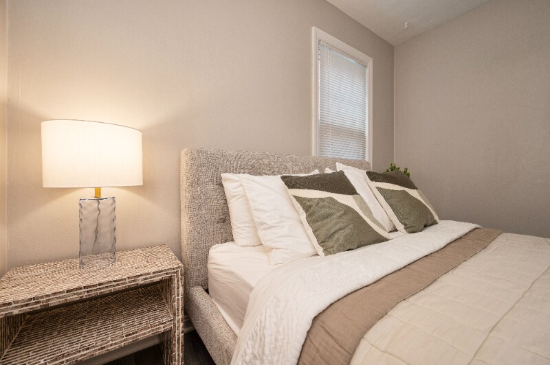 Building Photo - 3722 Bainbridge Rd