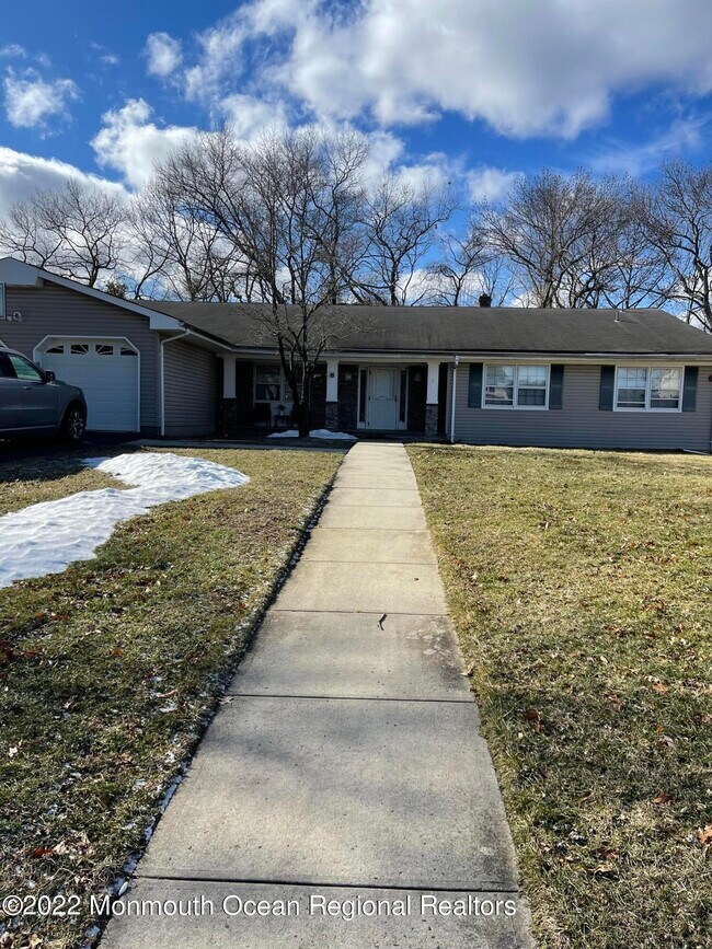 Building Photo - 3 Windsor Dr