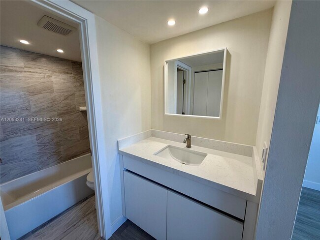 Building Photo - 400 Waterway Dr S