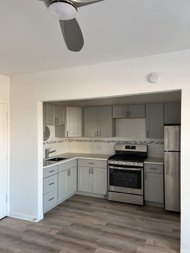 Kitchen - 641 W. Aldine