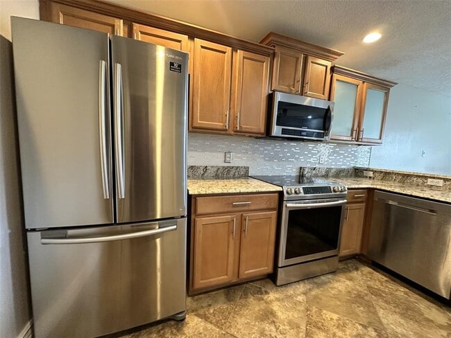 Building Photo - 200 Sterling Springs Ln
